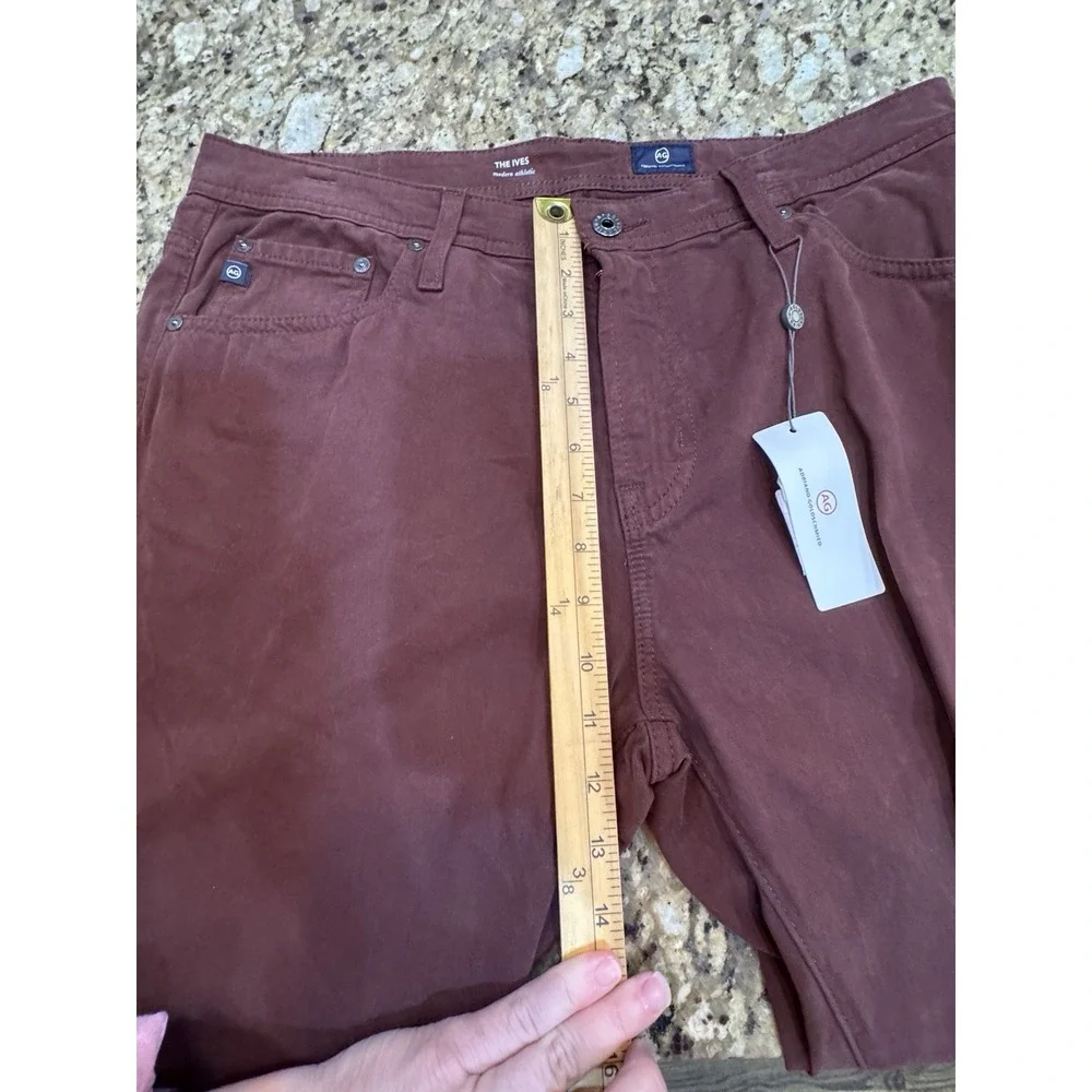 NWT AG Jeans Men The Ives Modern Athletic Straight Leg Size 33 By 32 Burgundy